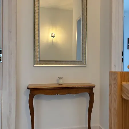 Aparts Apartment